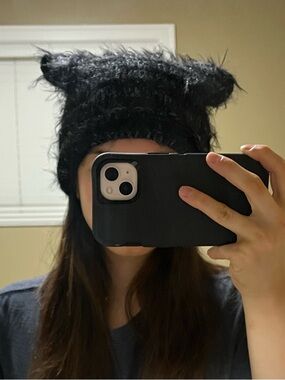 Urban Outfitters Black Fuzzy Knit Beanie with Tag